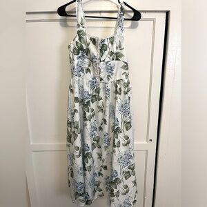 Blue hydrangea dress with hook and eye bodice and lace trim top & straps. Size M